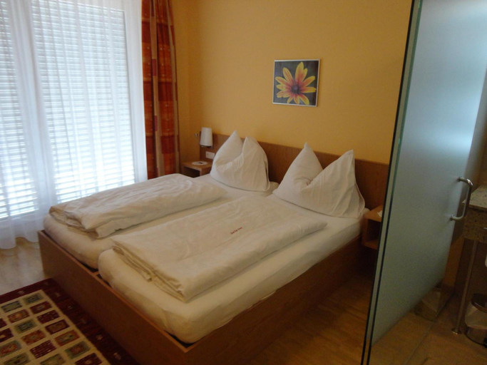 Bedroom 2, Hotel Cafe Lorenz, Dornbirn