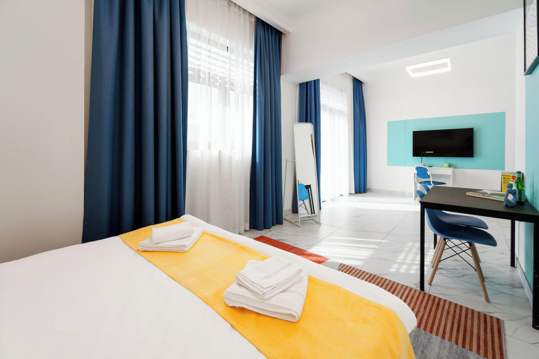 Room 3, Izzzi Lifemint Apart Hotel, Dubai