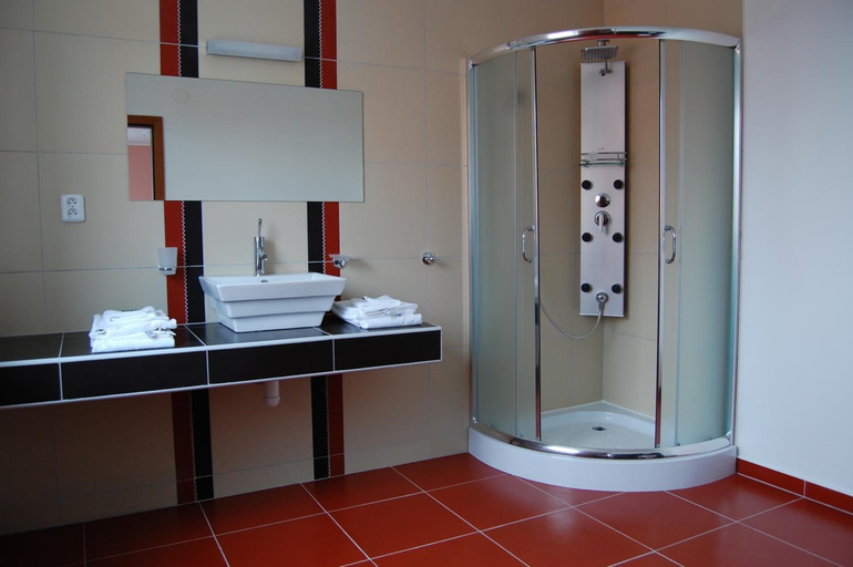 Bathroom 5, Hotel 21, Bratislava