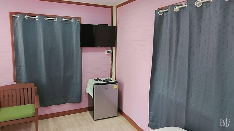 Room 2, Haad Somboon House, Bang Saphan