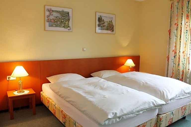 Bedroom 4, Hotel Garni Haaster Krug Otte, Oldenburg