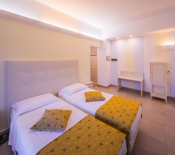 Bedroom 2, Hotel Ristorante Continental, Bergamo
