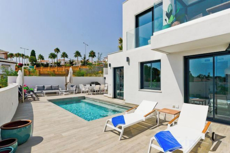 Sport & Beauty 5, Royal Palm 36 8 Pax Villa with Heated Private Pool, Málaga