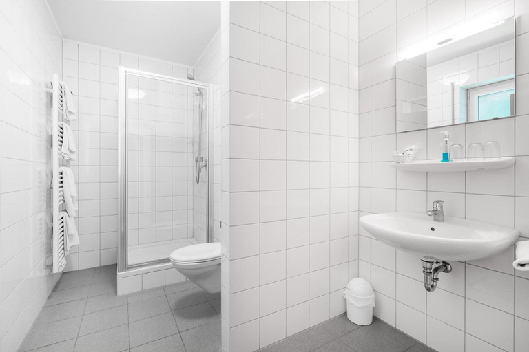 Bathroom 3, Hotel An Der Nordschleife, Ahrweiler