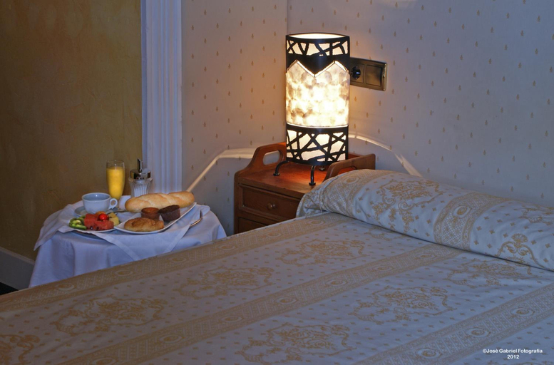Bedroom 3, Hotel Marixa, Álava
