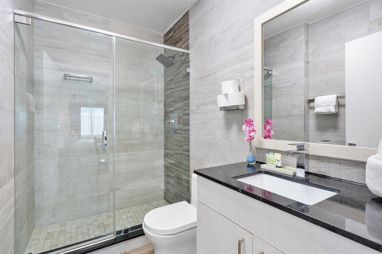 Bathroom 4, Casa Pellegrino, Broward