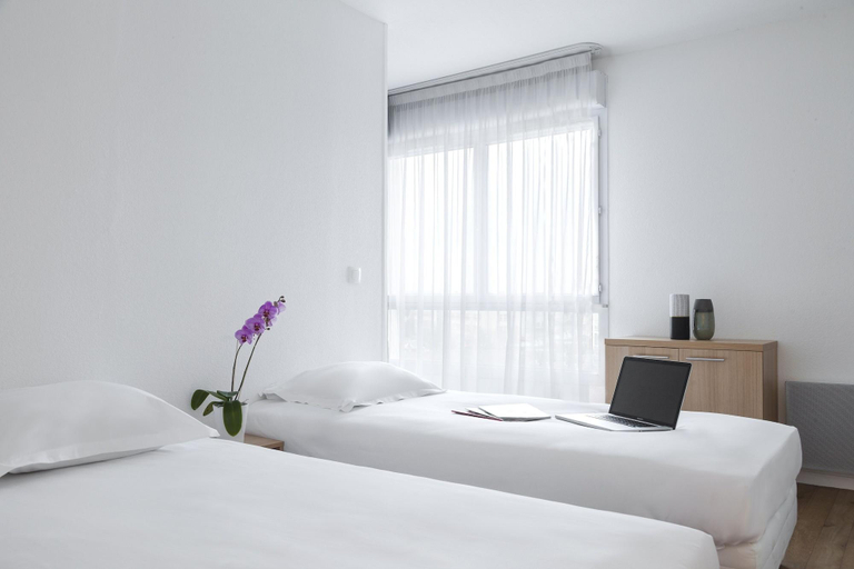 Bedroom 5, Annemasse Apparts, Haute-Savoie