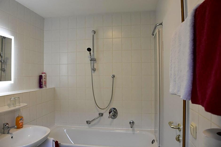 Bathroom 3, Hotel Garni Am Klostermarkt, Vogtlandkreis