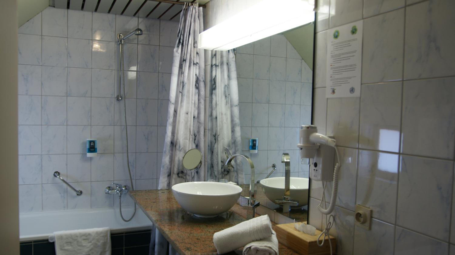 Bathroom 4, De Basiliek, Antwerpen
