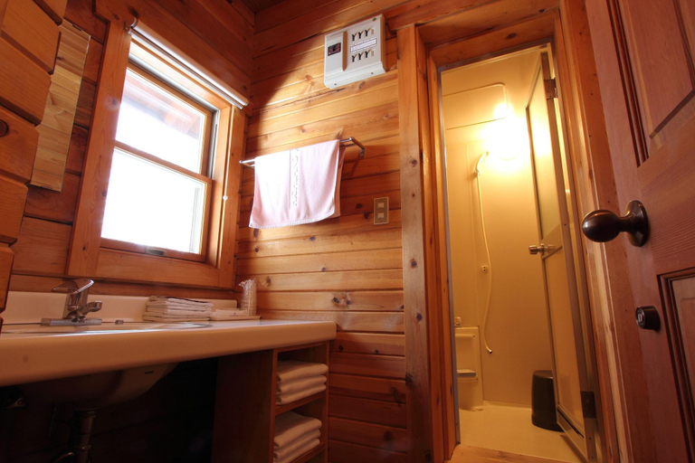 Bathroom 4, Holiday Villa Hotel & Resort Karuizawa, Tsumagoi