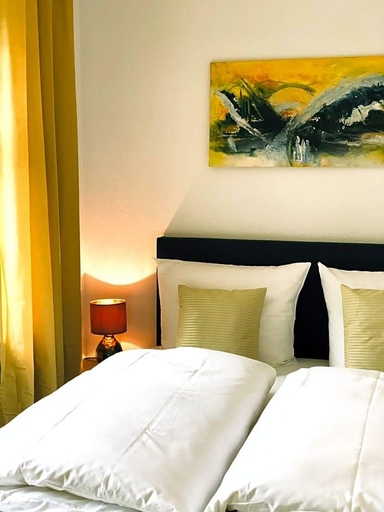 Room 2, Hotel Restaurant Grv Ner Baum Merzhausen, Breisgau-Hochschwarzwald