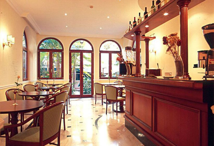 Food & Drinks 5, Astoria Garden, Roma