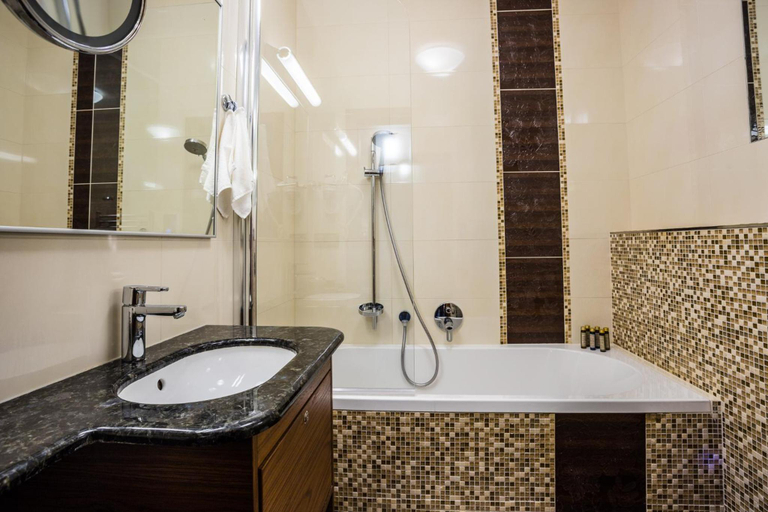 Bathroom 4, Wellness Hotel Lvnwe, Pieštany