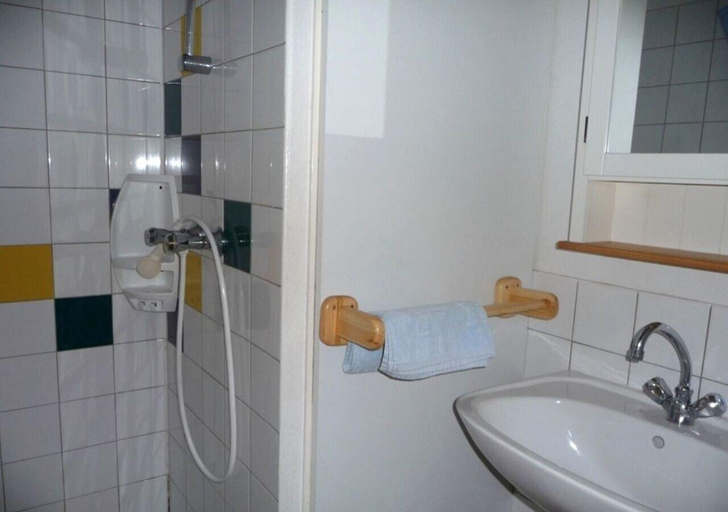 Bathroom, Village Vacances Le Lac Marin Soustons, Landes