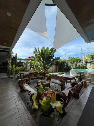 Food & Drinks, The Hat Trick Hostel, Moalboal
