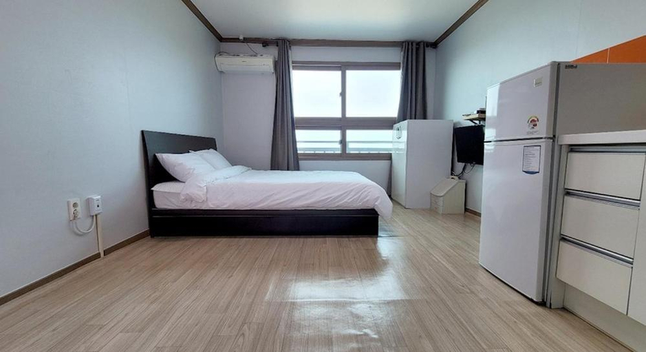 Bedroom 2, Yeonggwang Chohyeon Pension, Yeonggwang