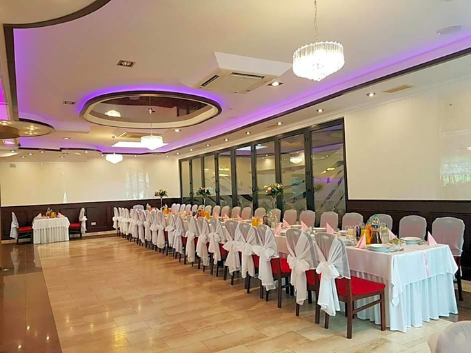 Business Facilities 1, Hotel Texicana, Świebodzin