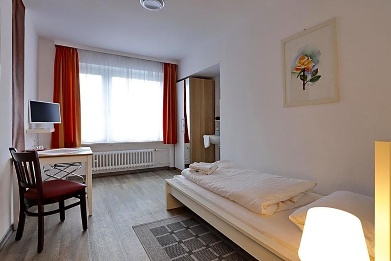 Bedroom 3, Hotel Am Park, Braunschweig