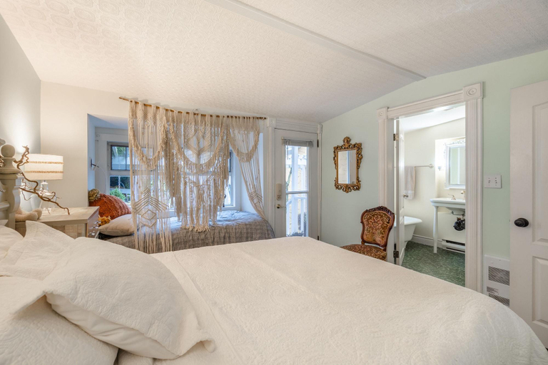 Bedroom 2, The Cottage And Castle, Cowichan Valley