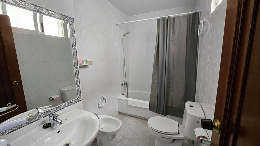 Bathroom 4, Hotel Nuevo Julios By Olda, Pontevedra