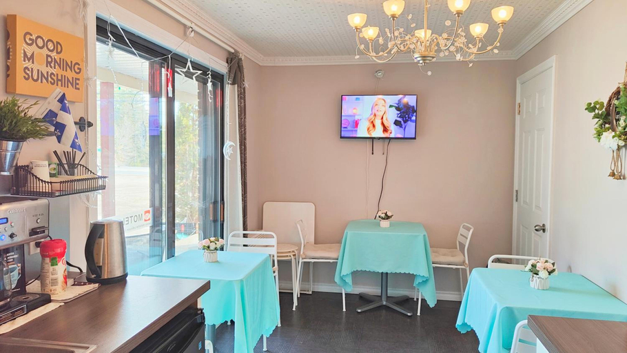 Food & Drinks, Motel Le Radisson De Val-david, Les Laurentides