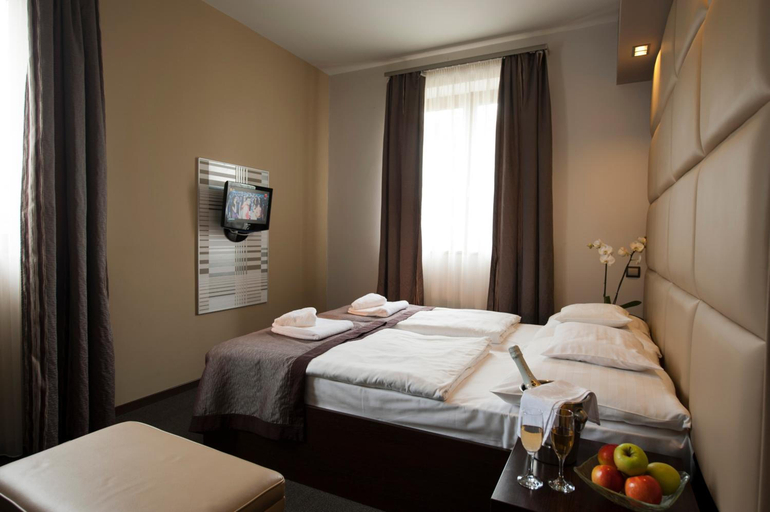 Bedroom 4, Hotel Villa Volgy Wellness Konferencia, Eger