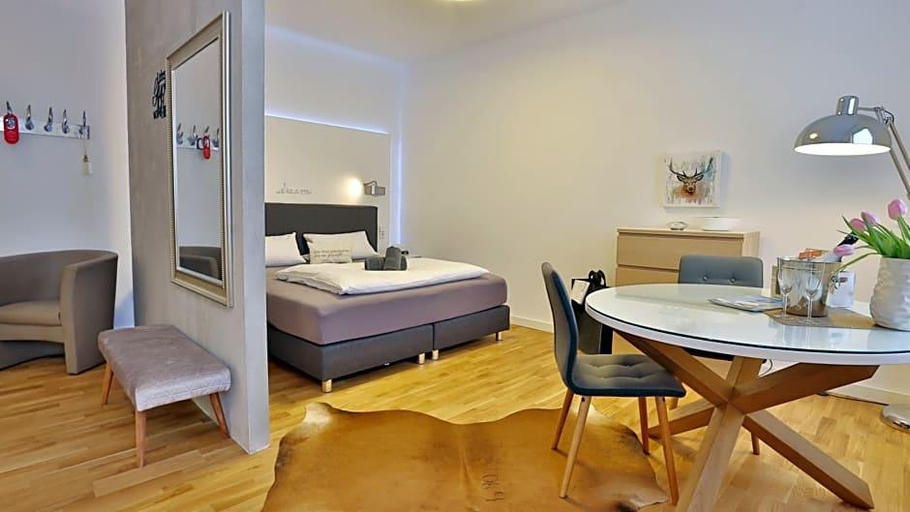 Bedroom 3, Hotel Prinz Carl, Heilbronn