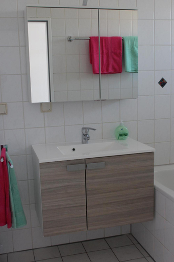 Bathroom 5, Ferienwohnung, Wesel