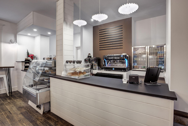 Food & Drinks 5, 900 Tremblant, Les Laurentides