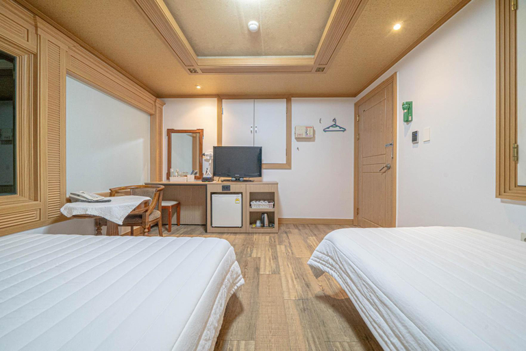 Bedroom 2, Jeongseon Phoenix, Jeongseon