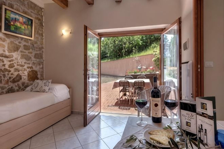 Room 3, Private Country House with swimming pool -Chianti, Arezzo