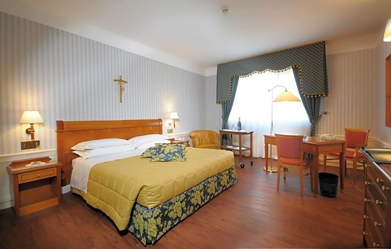 Bedroom 4, Centro Di Spiritualitv Padre Pio, Foggia
