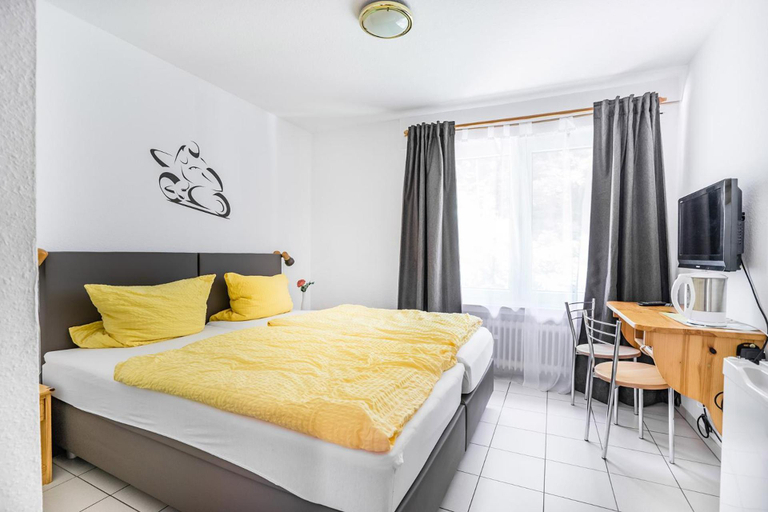 Bedroom 2, Hotel An Der Nordschleife, Ahrweiler