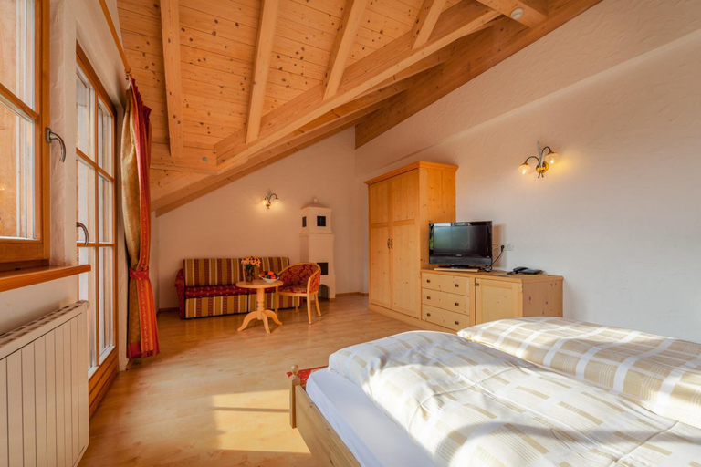 Bedroom 2, Hotel Tolderhof, Bolzano