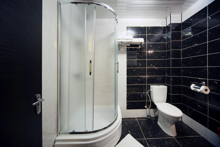 Bathroom 3, Hotel Continental, Tskaltubo