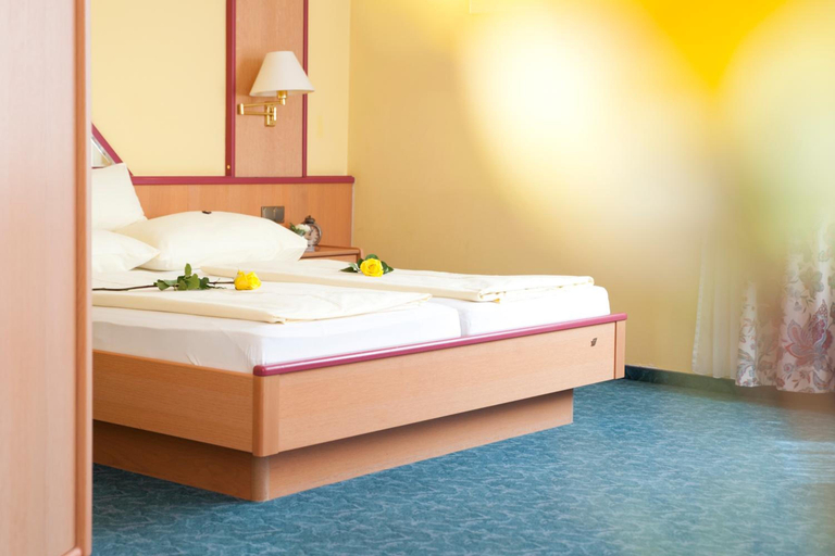 Bedroom 3, Hotel Restaurant Osterbauer, Neunkirchen