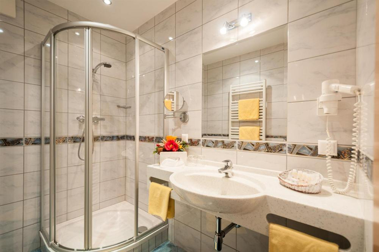 Bathroom 5, Hotel Landhof Simeter Gmbh, Spittal an der Drau