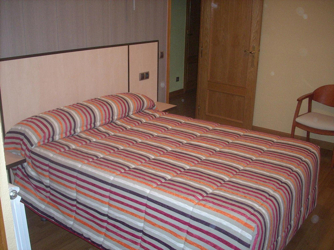 Bedroom 2, Hotel Corona De Castilla, Salamanca