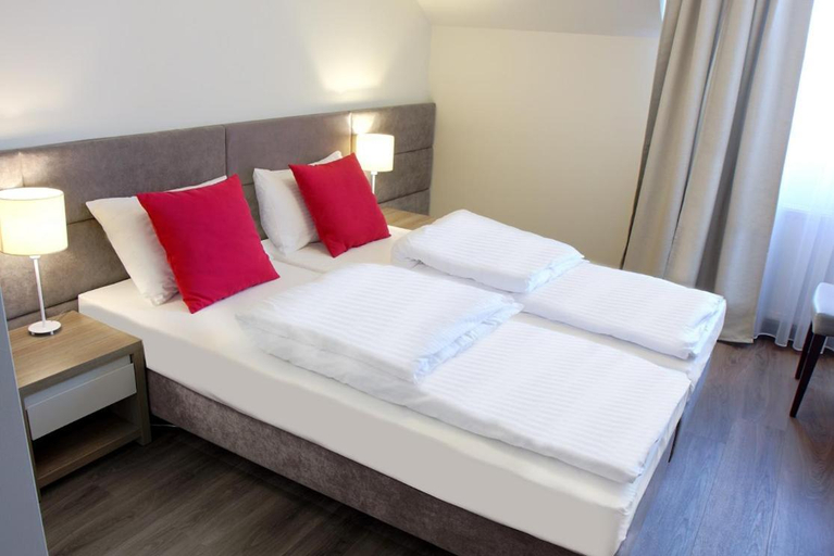 Bedroom 5, Malinowy Dwv R Wielu N, Wieluń