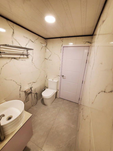 Bathroom 4, Sun & Surf, Kaafu Atoll