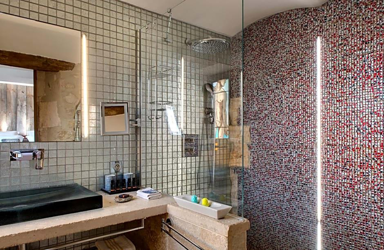Room 4, La Maison Du Passage Chambres Spa Et Restaurant, Gard