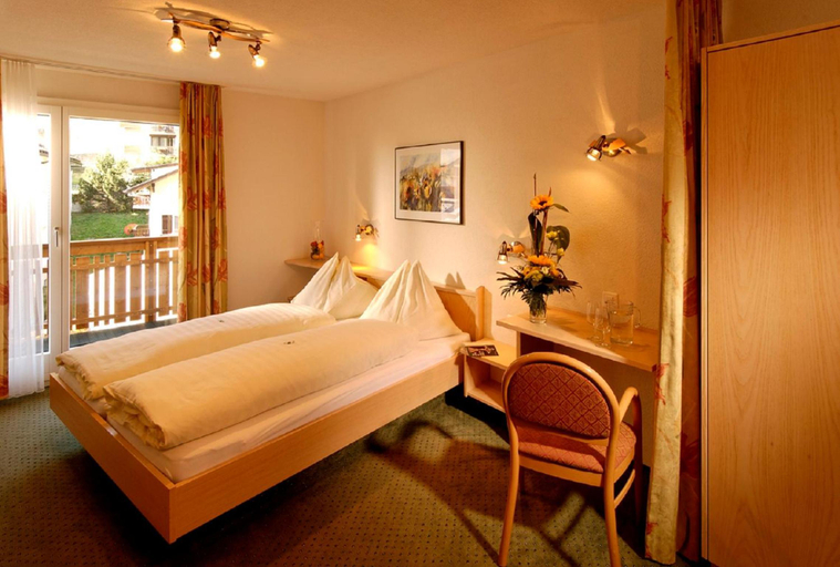 Bedroom 1, Park Hotel Saas Fee, Visp