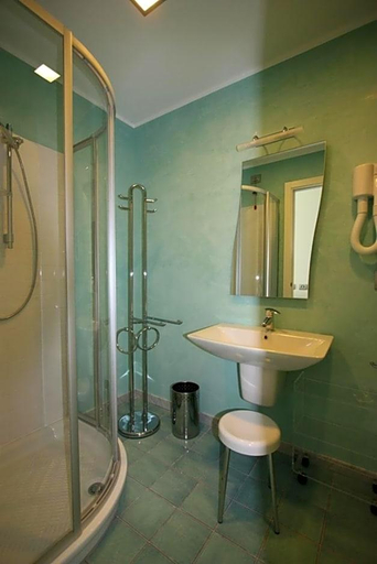 Room 5, Hotel Bagni Arcobaleno, La Spezia
