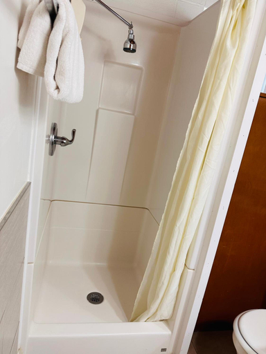 Bathroom 3, Anchor Inn Motel By Loyalty, Whatcom