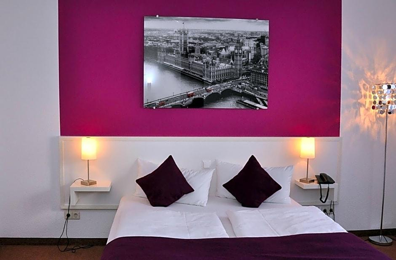 Bedroom 1, Hotel Zum Brunnen, Aichach-Friedberg