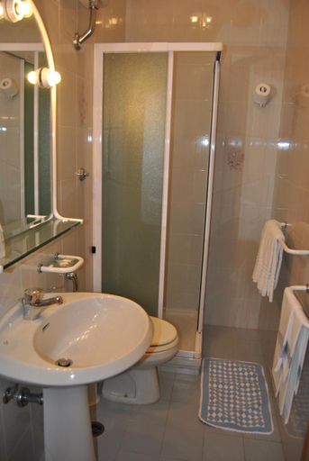 Bathroom 5, Hotel Archimede, Florence