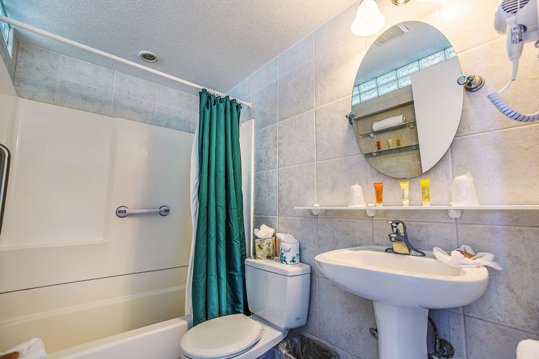 Bathroom 5, The Crusader Oceanfront Family Resort, Cape May