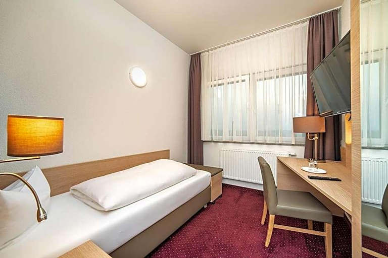 Bedroom 3, Hotel Am Stadtrand, Esslingen
