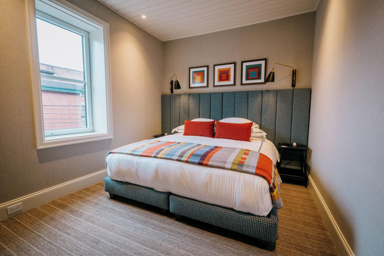 Room 4, Eleven Revelstoke Lodge, Columbia-Shuswap
