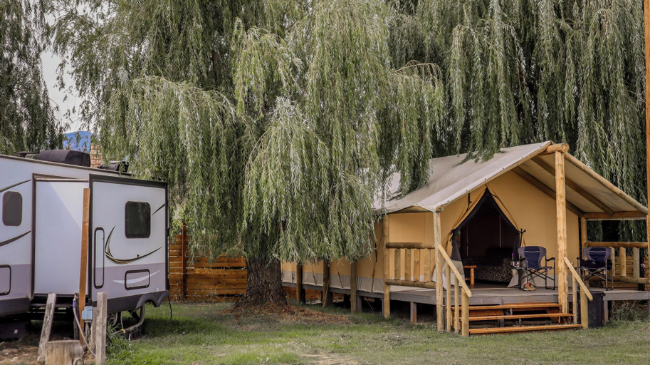 Sport & Beauty, Sacajawea Inn, Lemhi